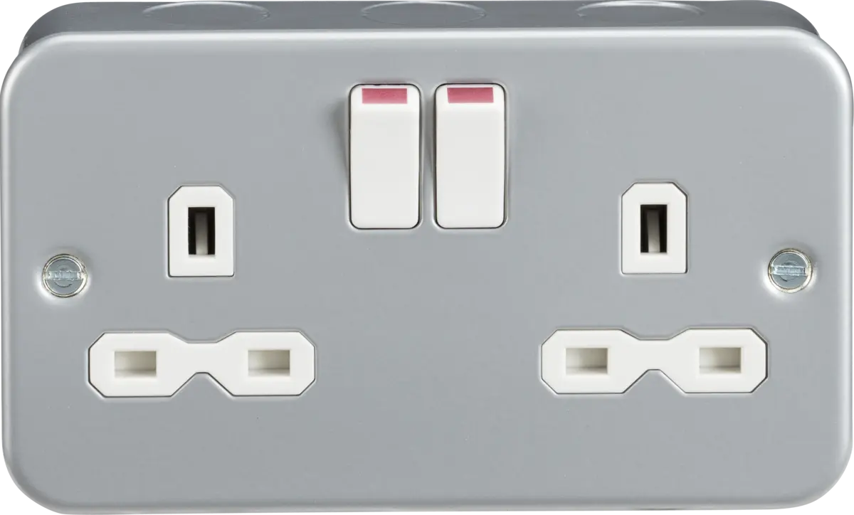 Knightsbridge 13A DP 2 Gang Socket Metal Clad ML Knightsbridge