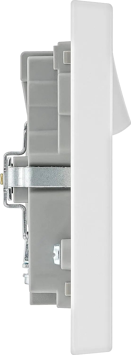 BG Electrical White Double Socket USB 2x -A 3.1A Square Edge 2 Gang 13A Switched 922U3 BG (British General)