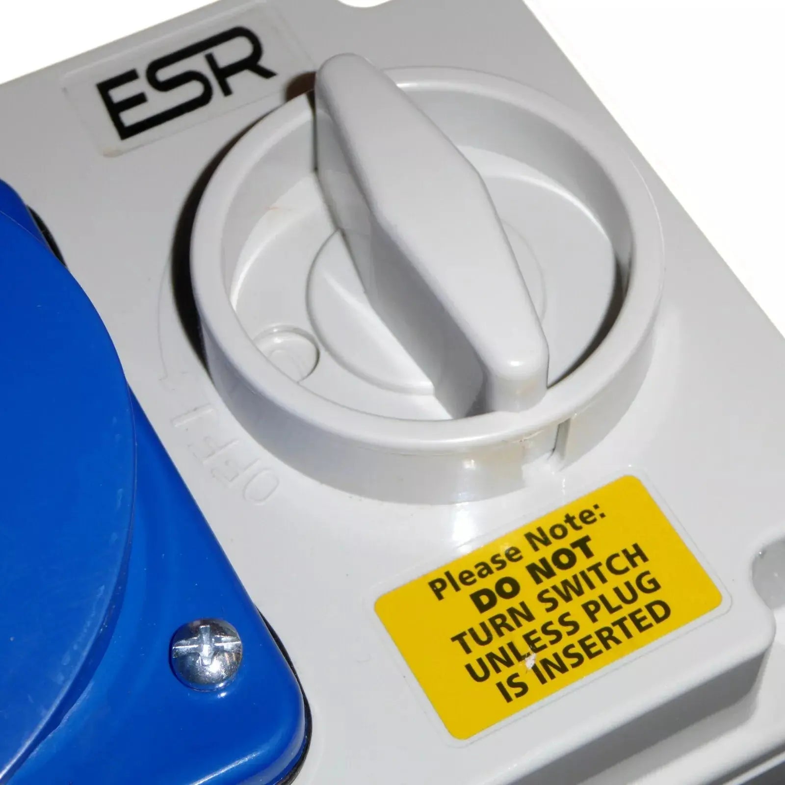 32 Amp 3 Pin Interlock Socket Switch with Industrial Trailing Plug IP44 ESR