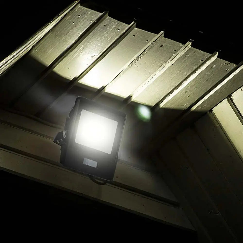 V-Tac 10W Daylight Samsung Chip LED Floodlight PIR 6500K- Black V-TAC