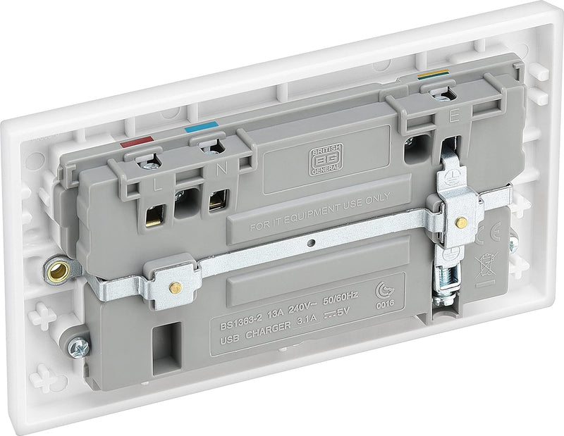 BG Electrical White Double Socket USB 2x -A 3.1A  Fast Charging 1 Pole Square Edge 2 Gang 13A  Switched -922U3