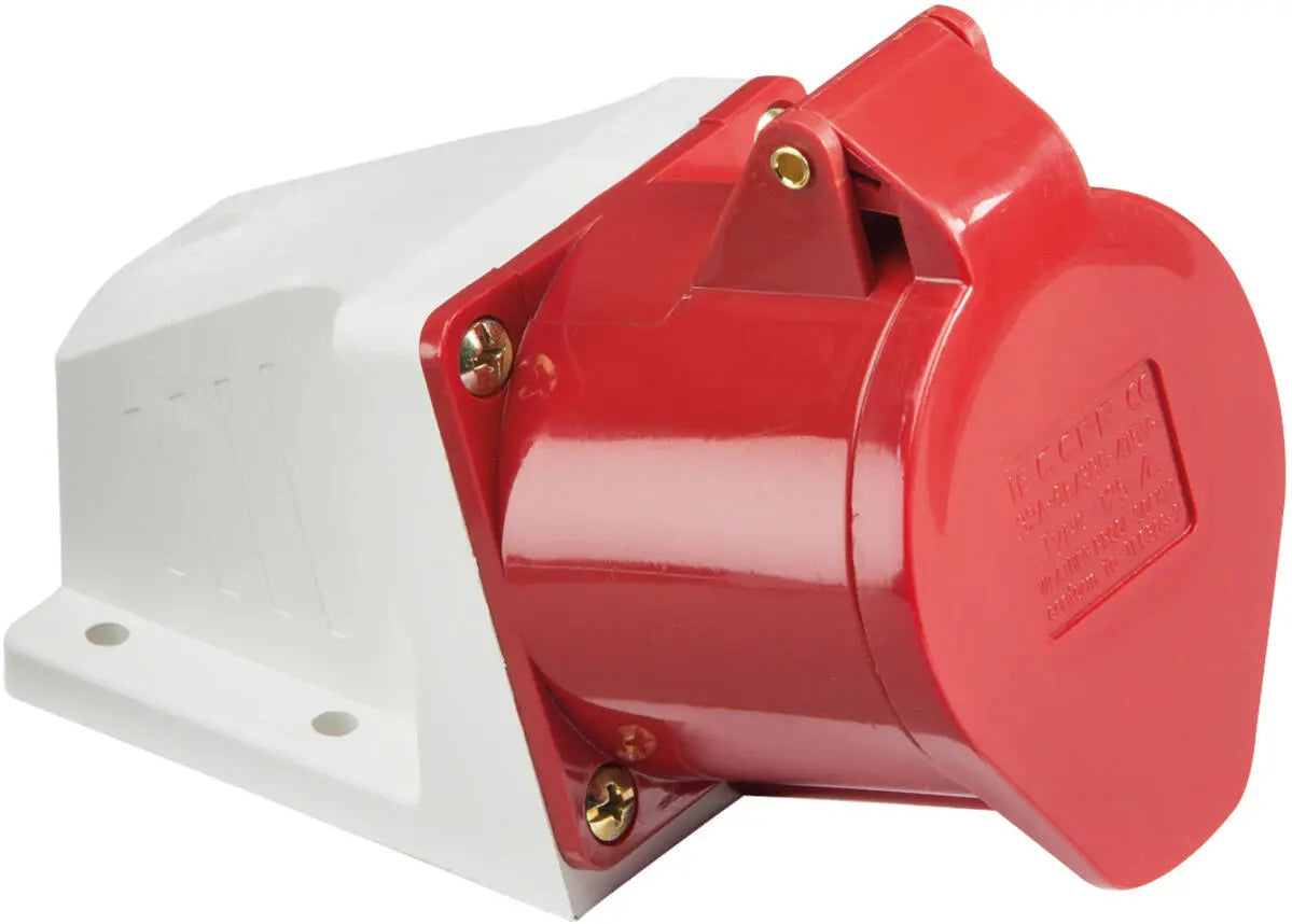 Knightsbridge 415V IP44 32A Angled Surface Mount Socket 3P+N+E – IN0020