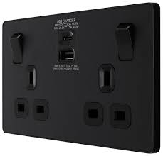 BG Evolve Matt Black Screwless USB Double Socket Type A+C PCDMB22UAC30B